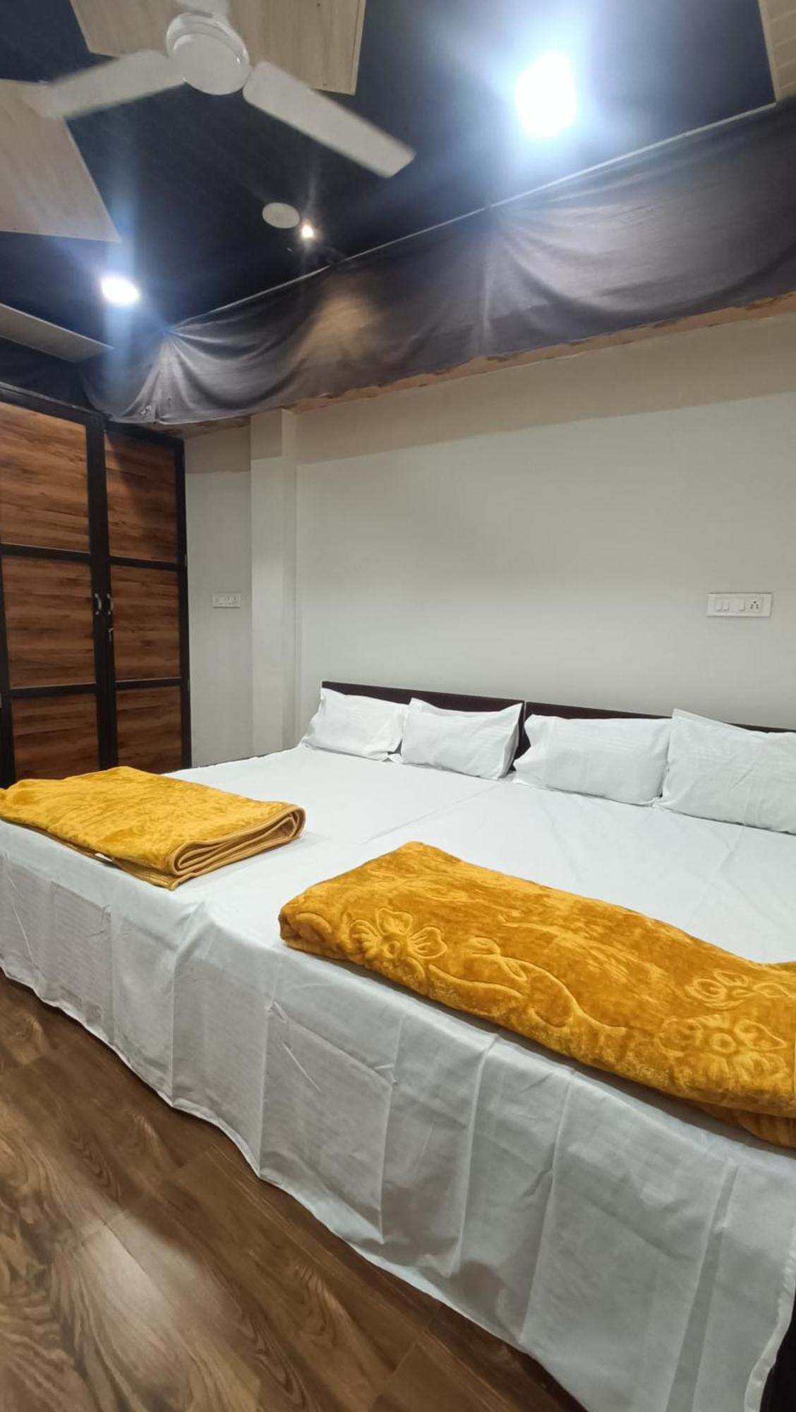 Mangaldeep Guest House اوجاين المظهر الخارجي الصورة